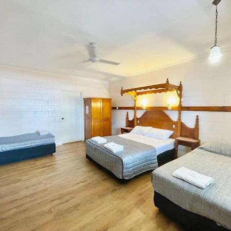 Yongala Lodge By The Strand Таунсвил Екстериор снимка